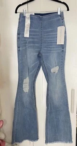 NEW Tinseltown Hi-rise Light Blue Bell Bottoms Flared Jeans - Size 5/27 - Picture 1 of 3