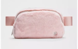 Lululemon Everywhere Belt Bag Strawberry Milkshake Plush Fleece 1L NEW - Picture 1 of 6