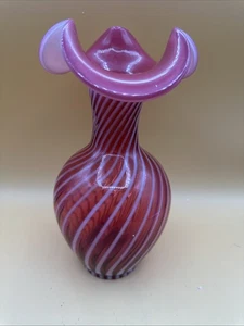 Fenton Cranberry With opalescent Swirl 9.5” Vase with Ruffled Top Vintage - Picture 1 of 7