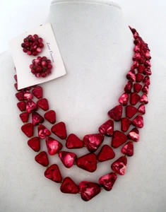 VINTAGE GARNET RED ACRYLIC NUGGET 3-STRAND NECKLACE and EARRING SET - Hong Kong - Picture 1 of 7