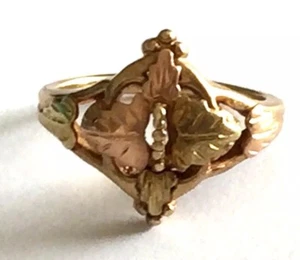 BHG ANELLO DONNA NERO COLLINE ORO 10K TRICOLORE ORO MASSICCIO BELLISSIMO Taglia 6 - Foto 1 di 9