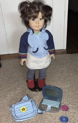 American Girl Doll Girl Of The Year Lindsey Bergman &Meet Outfit, Computer & Bag - Image 1 of 4