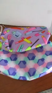 Set di 2 BORSE PER TRUCCO IN NYLON CON CERNIERA~Forme geometriche~Viola~NUOVE - Foto 1 di 3
