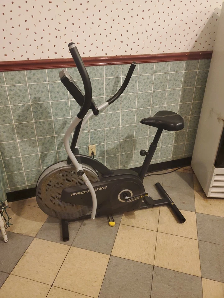 Bicicleta estática Foto 1 de 1