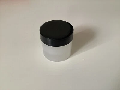 100  1 oz plastic jars with lids thick walls - Image 1 of 4