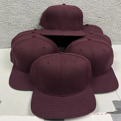 Lote de 8 gorras de béisbol vintage New Era ajustadas talla 7 modelo profesional en blanco EE. UU. Foto 1 de 4