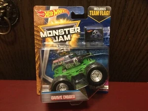 Hot Wheels 2017 Monster Jam 25 1992-2017 "GRAVE DIGGER" With Team Flag 1:64. - Picture 1 of 5