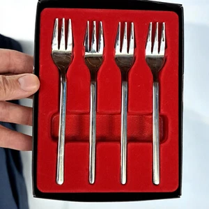Set Of 4 Stainless Steel Seafood Cocktail Forks 6” Solid Minimalist in box - Picture 1 of 6
