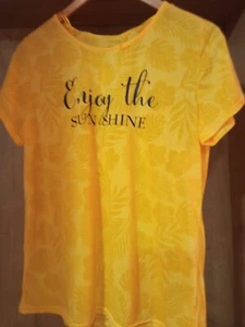 NEU! T-Shirt ,  gelb mit Blättermuster Gr. 40 - Bild 1 von 3