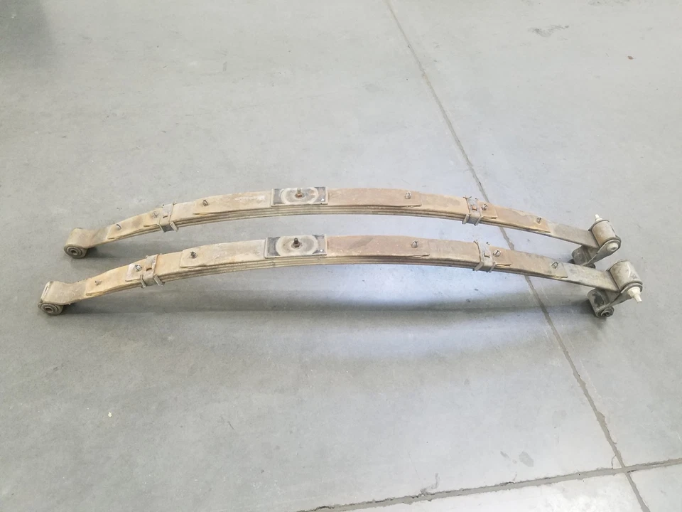 Dodge Dakota R/T 2000 resortes de hoja traseros #0333 L6 Foto 1 de 4