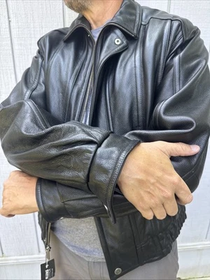 Abrigo aislante Wilson’s mediano de cuero negro para hombre talla mediana Foto 1 de 4