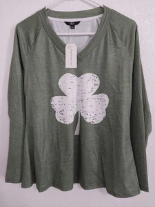 ShallWe Womens Size M Green White Four Leaf Clover Long Sleeve Shirt Blouse NWT - Picture 1 of 3