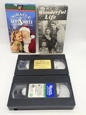 VHS Lot: IT'S A WONDERFUL LIFE & MIRACLE ON 34TH STREET Holiday Classics - Image 1 of 4