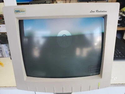 VINTAGE Maxtech 14" CRT COLOR MONITOR - In Good Condition XT-4888 1024x768 - Image 1 of 4