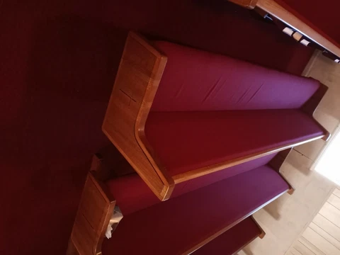 Nice church pews for sale good condition 18 large pews 2 small pews Cover