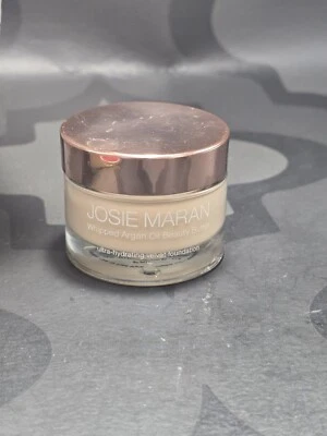 Base de terciopelo de mantequilla de belleza aceite de argán batido Josie Maran - Fair 1,18 fl oz. Foto 1 de 4