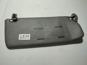 Parasol Suzuki Ignis 2001, con luz y espejo y clip usado, #2512241-98 - Imagen 1 de 10