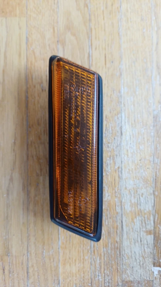 Indicador repetidor lateral derecho bmw e31 serie 8 840ci 850i 850csi 63131383036 NLA Foto 1 de 4