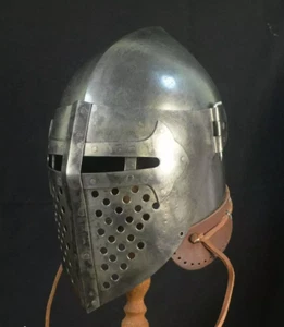 Wikinger Kreuzritter Stahlhelm römischer Stil mit Freiständer - Bild 1 von 8