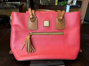 Bolso de Mano Dooney & Bourke Morgan Saffiano Cuero Cremallera Lateral CORAL Usado - Imagen 1 de 19