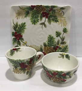 Juego de vajilla de Navidad Yuletide Bough Maxcera sirve 1 cono de pino y acebo - Imagen 1 de 10