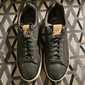 Ugg Men’s Size 10 Tennis Shoe In Black, 1130776 NWOB - Picture 1 of 6