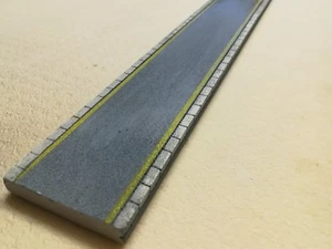 Banchina Di Stazione Plastico Ferroviario - Foto 1 di 3