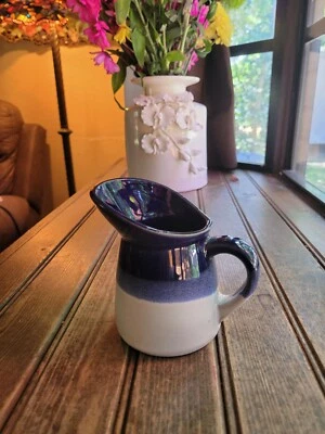 JARRA DE CERÁMICA VINTAGE 3 TONOS AZUL Y BLANCO CREMA SERVIDOR BERKSHIRE 241  Foto 1 de 4