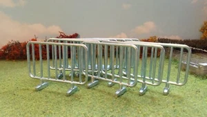 SIKU No 2464 1:32 Scale 10pk Barriers Road Crowd Farm Fencing - Farm / City sets - Picture 1 of 1