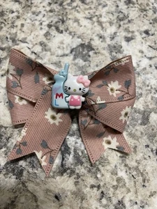 Cute Bow With Hello Kitty Center - Picture 1 of 1
