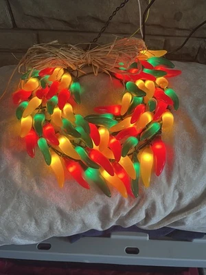 35 LED Red Green & Yellow Chili Pepper Lights 18 Ft Green Wire House Decorative - Image 1 of 2