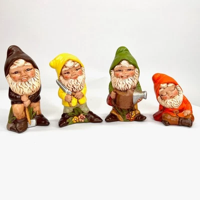 Lote de 4 gnomos de jardín de cerámica vintage de 4" años 70 pintados a mano arte de patio de elfos enanos Foto 1 de 4