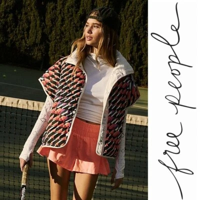 FREE PEOPLE Movimiento Chill Out Estampado Embalable Puffer Poncho Bufanda Chaleco O/S NUEVO Foto 1 de 4