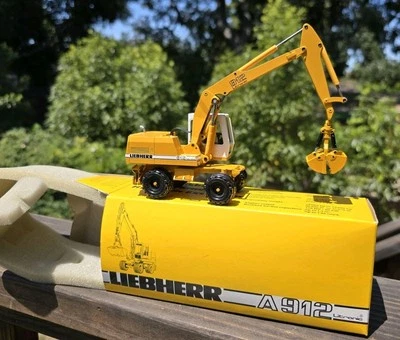 Liebherr A912 Litronic Wheeled Excavator Clam Conrad 1:50 Scale Model #2830 New - Image 1 of 4