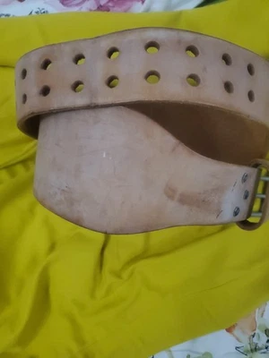 Cinturón de levantamiento de pesas de cuero Altus mediano 28-34 buena calidad Foto 1 de 4