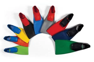Finis Long Floating Fins. FINIS Accessories. Available in small sizes. - Picture 1 of 3