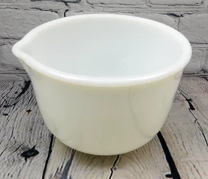Fire King For Sunbeam Mixmaster Milk Glass white Mixing Bowl  6.5" w/ Spout #14 - Picture 1 of 12