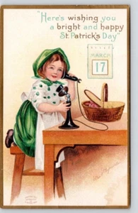 POSTCARD ST. PATRICKS DAY CUTE LITTLE GIRL ON THE TELEPHONE - 1911 EMBOSSED - Picture 1 of 2