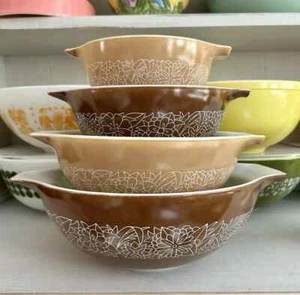Set of 4 - 1970's Vintage Pyrex Woodland Brown Cinderella Mixing Bowls Nesting - Picture 1 of 3