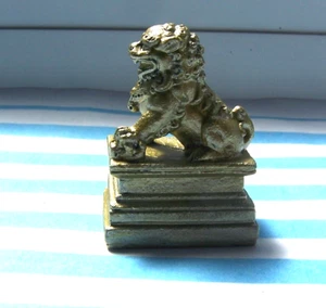 DOLLS HOUSE, LION, 12TH, GOLD, PLINTH, DISPLAY, ORIENTAL, LUCKY, STATUE - Picture 1 of 9