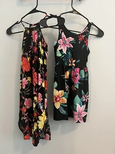 2 Old Navy Mädchen Kleider Größe 6-7 Blumenmuster - Bild 1 von 5