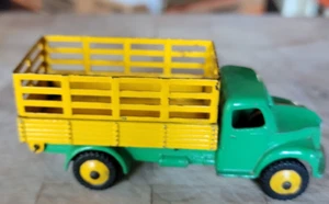 Vintage Dinky Toys pressofuso verde e giallo Dodge Farm Produce Wagon Truck #343 VG - Foto 1 di 8