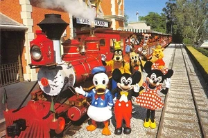 Mickey Mouse Disneyland Eisenbahn Zug Donald Duck 70er Jahre 4x6 Vintage Postkarte - Bild 1 von 2
