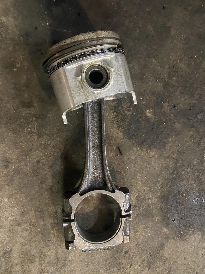 1966 Pontiac 326 Conmecting Rod & Piston .060 Over M1S29-30 - Image 1 of 1