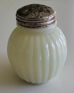 EAPG Victorian Glass Salt Pepper Shaker Opaque Custard Yellow Rib Bulbous 24 - Picture 1 of 21
