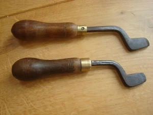 2 VINTAGE LEATHER WORKING COBBLERS TOOLS - ONE BY T DIXON & SONS & ONE UNMARKED - Picture 1 of 13