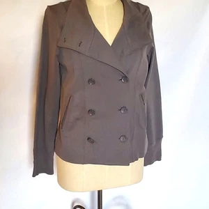 Chaqueta versátil para mujer Calvin Klein gris suave con botones, mediana - Imagen 1 de 8