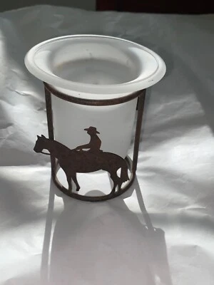 Soporte de hierro de metal negro para montar a caballo vaquero con candelabro votivo de vidrio Foto 1 de 4