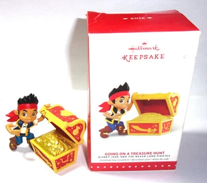 "Adorno de Navidad Going On A Treasure Hunt Jake & Never Land Pirates de 2,5"" de alto" - Imagen 1 de 6