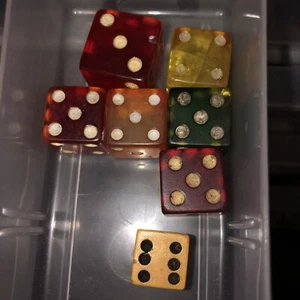 Antique Dice Lot Some Seem To Be Bakelite Plastic Red Orange Green Yellow - Picture 1 of 11